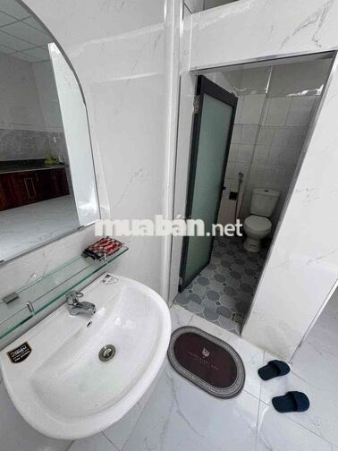 Cho thuê nhà 3 tầng mặt tiền Châu Thượng Văn - Hải Châu Rộng Rãi