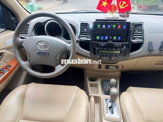 Toyota Fortuner 2.7V Xám Tự động
