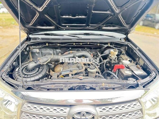 Toyota Fortuner 2.7V Xám Tự động