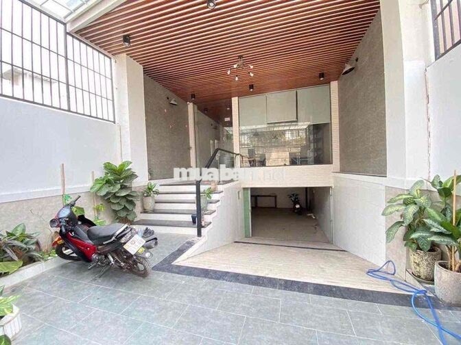 NHÀ 4 LẦU SUỐT 2 SÀN LẦU 3 2PN SÂN THƯỢNG NGAY NGÃ TƯ HIỆP BÌNH PHƯỚC