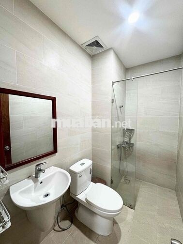 Căn Hộ Studi Ban Công, Thang Máy, Hầm Xe, Full NT, Ngay Chợ Bà Chiểu