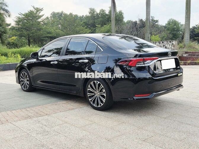 Toyota Corolla Altis 1.8V 2022 Đen 4 vạn
