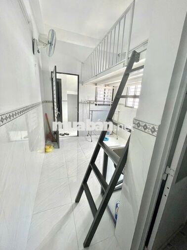 duplex cửa sổ trời full nội thất gần chợ Hạnh Thông Tây, cv Làng Hoa 