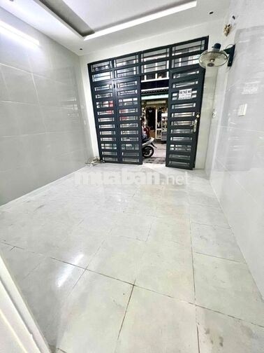Cho thuê nhà hẻm xe hơi đường số 3 sát chợ bình long 4x14m 1 lầu 2pn