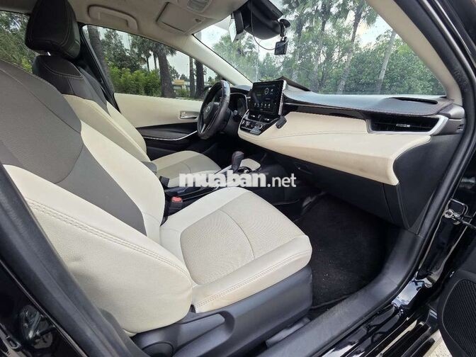 Toyota Corolla Altis 1.8V 2022 Đen 4 vạn