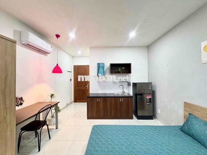 Căn Hộ Studi Ban Công, Thang Máy, Hầm Xe, Full NT, Ngay Chợ Bà Chiểu