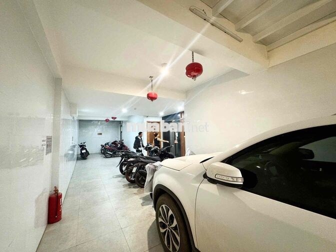 Căn Hộ Studi Ban Công, Thang Máy, Hầm Xe, Full NT, Ngay Chợ Bà Chiểu