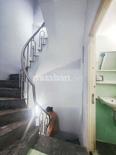 Cho thuê nhà 2 ngủ phố Đào Tấn, Ba Đình, Hà Nội
