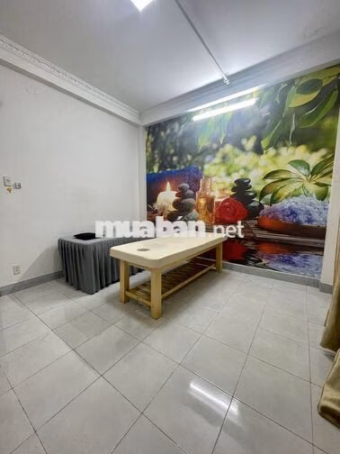 Cho thuê lại 1 tầng kinh doanh mặt tiền đường 