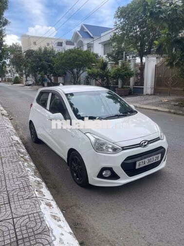 Hyundai i10 2015 Trắng 5 chỗ