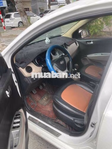 Hyundai i10 2015 Trắng 5 chỗ