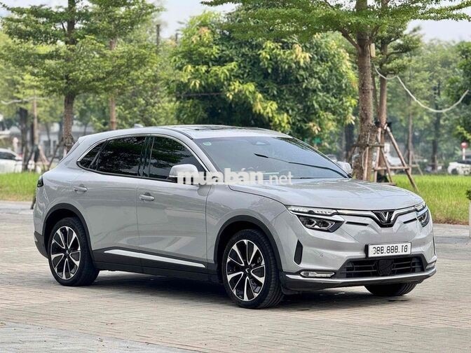 VinFast VF8 Plus 2025 Xám 3000 km