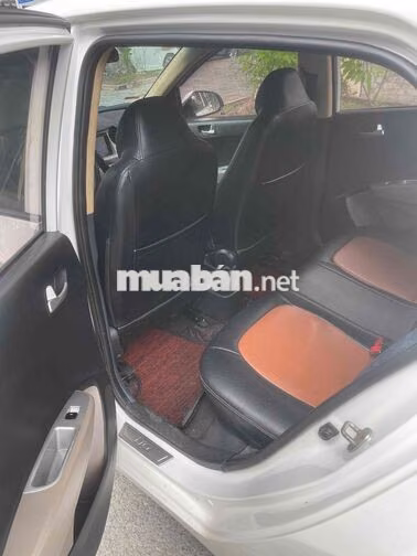 Hyundai i10 2015 Trắng 5 chỗ