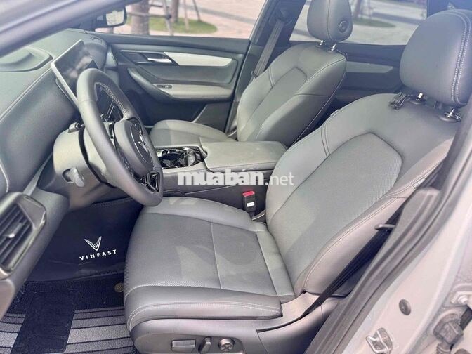 VinFast VF8 Plus 2025 Xám 3000 km