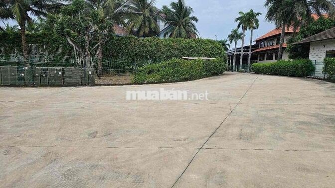 CHO THUÊ KHO 1000m2 Có 300m2 làm showroom Bến Lức Long An