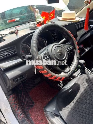 Suzuki XL7 GLX 2022 Trắng full hãng 4v8