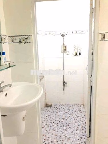 Bán nhà chợ Vòng Nhỏ, mặt tiền chợ 4x12.2m - giá tốt