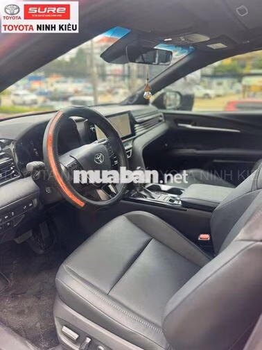 Camry 2.0Q 2025 ODO 2.300KM TRẢ TRƯỚC 320TR LẤY XE