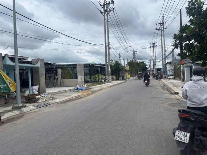 Bán nhanh lô đất vườn 428m2-850 triệu đường Trần Văn Chẩm Củ Chi