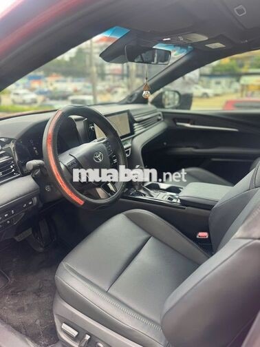 Toyota Camry 2.0Q 2025 Tự động Đỏ 2.300 km