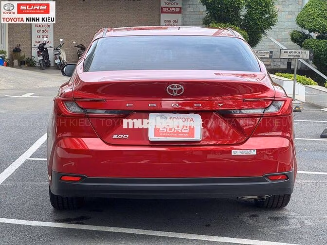 Camry 2.0Q 2025 ODO 2.300KM TRẢ TRƯỚC 320TR LẤY XE