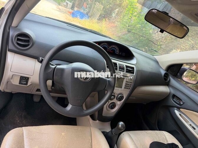 Toyota Vios E Số sàn Bạc