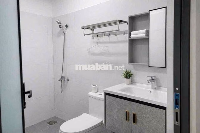 Cho thuê căn hộ dịch vụ 35m2, full nội thất, 8tr, Vạn Phúc City