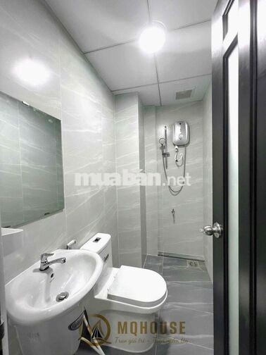 Căn Hộ Studio Ban Công, Thang Máy, Hầm Xe, Ngay Khu Chợ Bà Chiểu