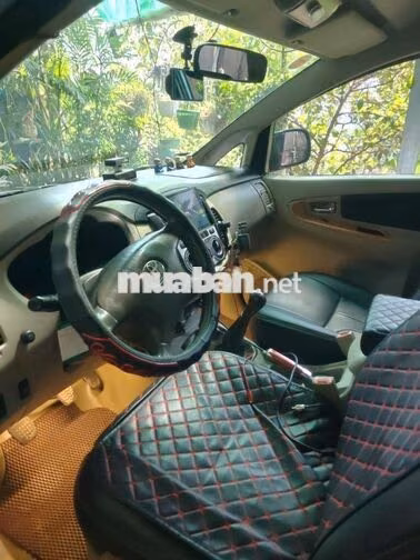 Toyota Innova 2011 7 chỗ Bạc