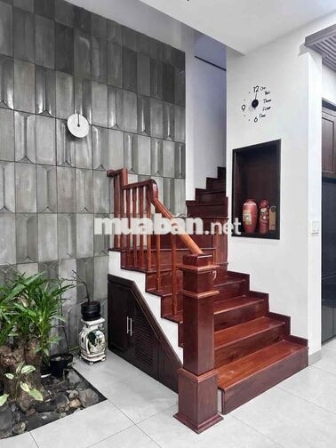 chính chủ bán nhà nội thất cao cấp.