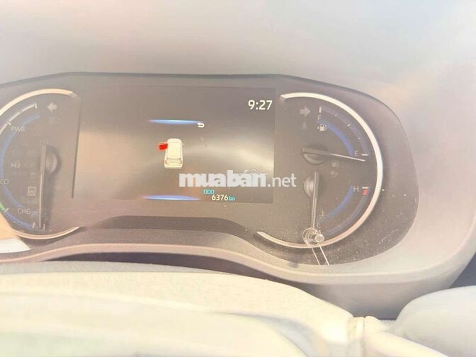 Toyota Innova Cross HEV 2026 Trắng 6.300 Km