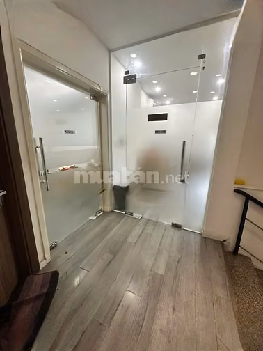 Cho thuê nhà mặt tiền 172 Nguyễn Văn Trỗi, P.8, Phú Nhuận -DT:519m2
