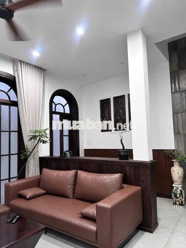 chính chủ bán nhà nội thất cao cấp.