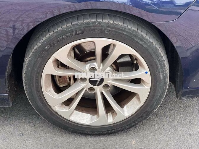 Vinfast Lux A 2022 Base Xanh 36000 km