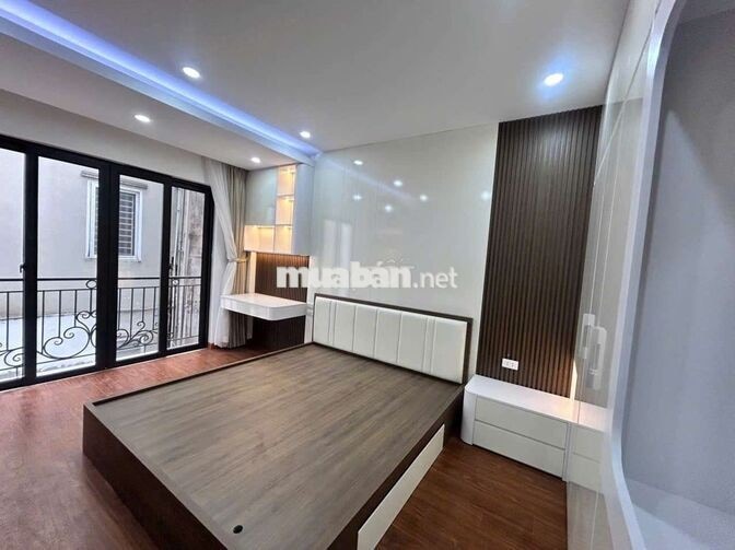 Cho thuê nhà mới 55m² – 6 tầng thang máy – Khâm Thiên