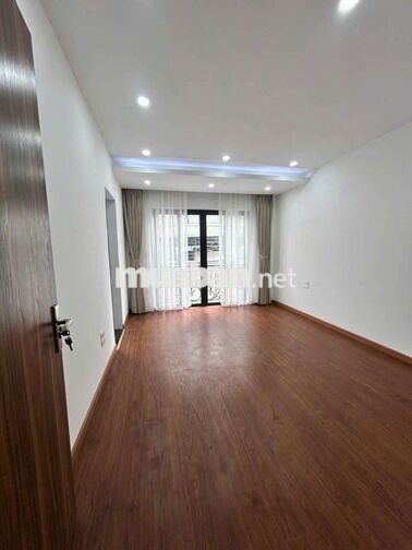 Cho thuê nhà mới 55m² – 6 tầng thang máy – Khâm Thiên