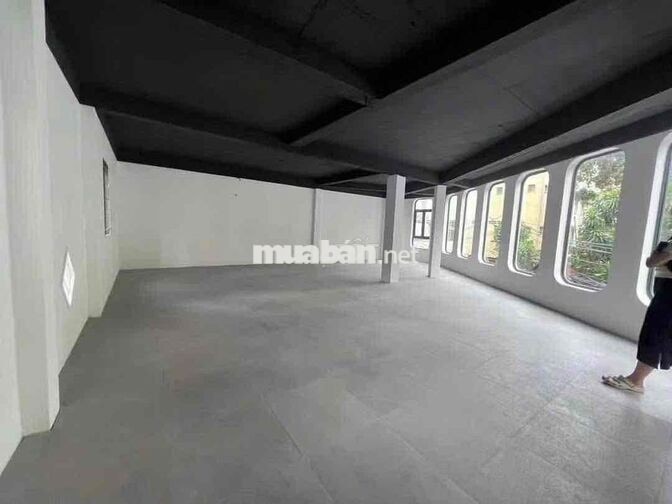 Cho thuê nhà Nguyễn đình chiểu Q1-12x9m-3Lâu- Giá:75tr