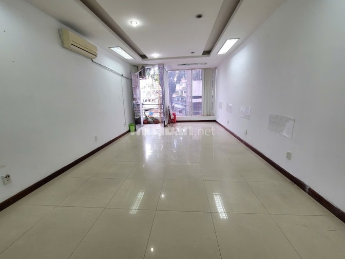 Văn phòng 30m2 chính chủ Quận 1 !