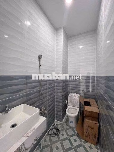 nhà chính chủ 2 lầu có sân thượng tân kim QL50 giá rẻ hoàn công shr