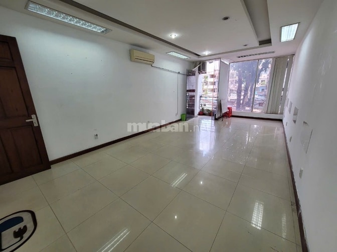 Văn phòng 30m2 chính chủ Quận 1 !