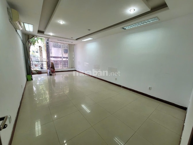 Văn phòng 30m2 chính chủ Quận 1 !