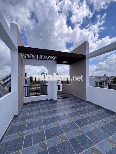 nhà chính chủ 2 lầu có sân thượng tân kim QL50 giá rẻ hoàn công shr