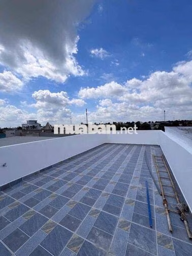 nhà chính chủ 2 lầu có sân thượng tân kim QL50 giá rẻ hoàn công shr