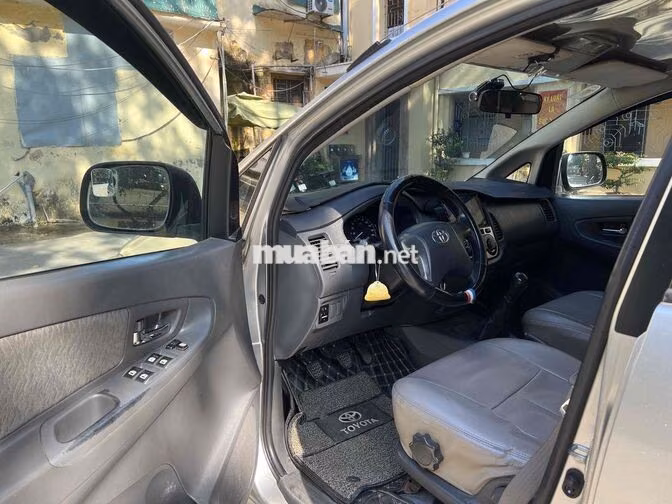 Toyota Innova 2013 Bạc 13 vạn