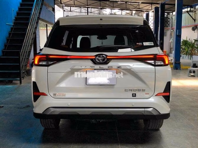Toyota Veloz Cross Top Trắng 7 chỗ 70000 km