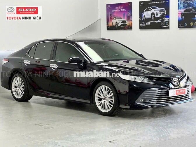 Toyota Camry 2.5Q 2019 Thái Lan Đen