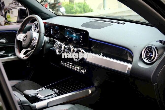 Mercedes GLB 200 AMG model 2022 Đen siêu lướt