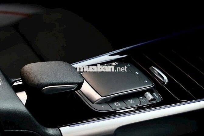 Mercedes GLB 200 AMG model 2022 Đen siêu lướt