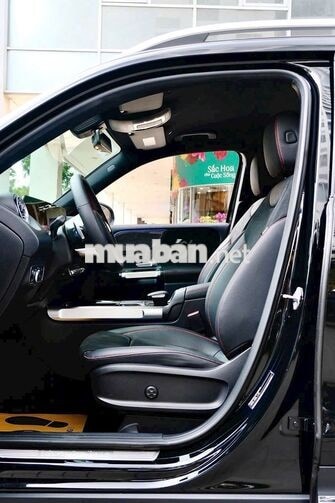 Mercedes GLB 200 AMG model 2022 Đen siêu lướt