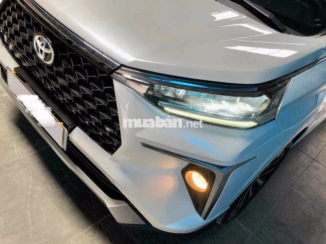 Toyota Veloz Cross Top Trắng 7 chỗ 70000 km